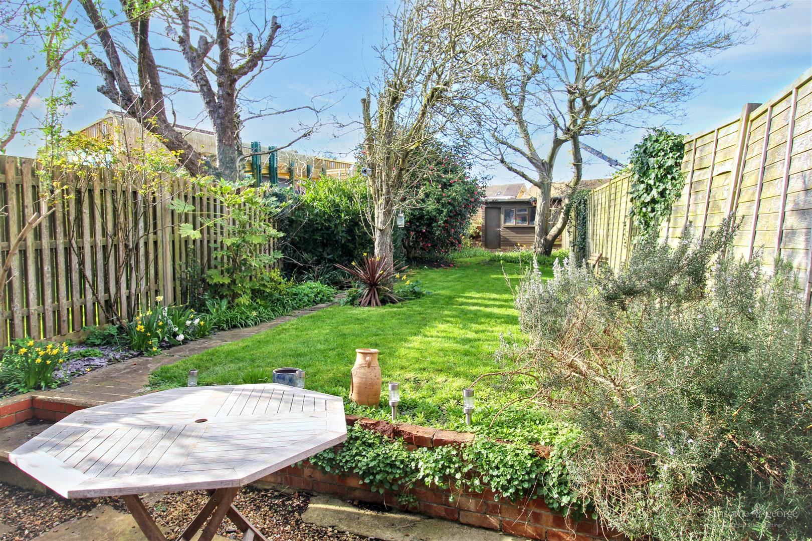 2 bed property in City Road, Reading